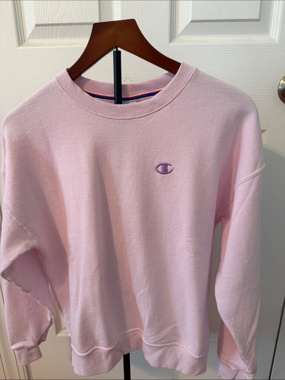 Champion Light Pink Crewneck Sweatshirt with Embroidered Logo